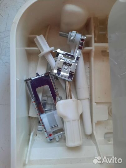 Швейная машинка janome