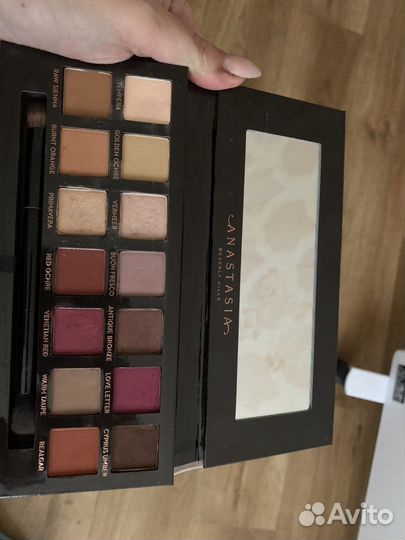 Anastasia beverly hills modern renai