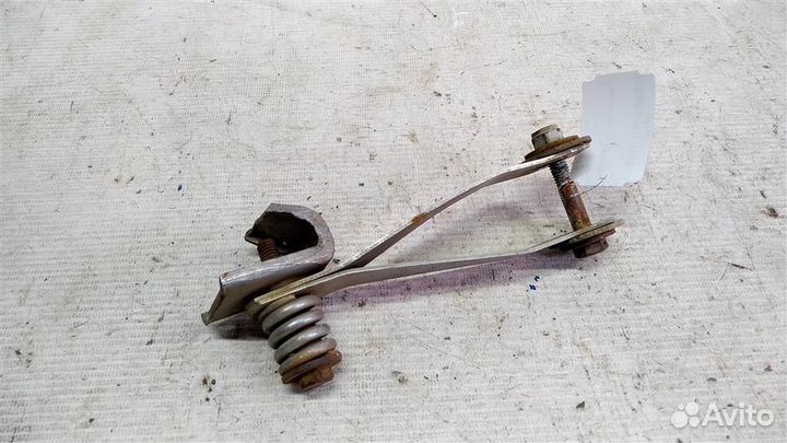 Кронштейн глушителя Audi 90 B4 91-94г