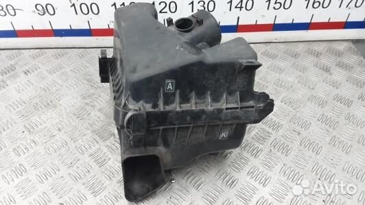 Корпус воздушного фильтра toyota auris E150 (IUK13