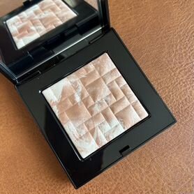 Пудра Bobbi Brown с эффектом свечения