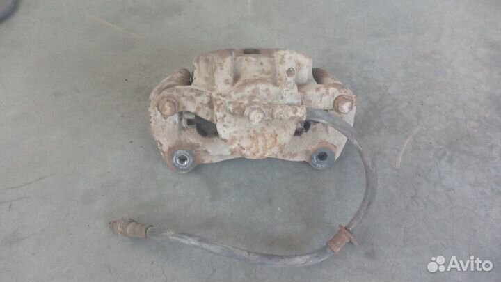 Суппорт тормозной передний lexus RX 2