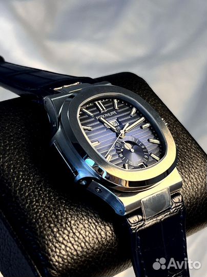 Часы Patek Philippe nautilus blue dial