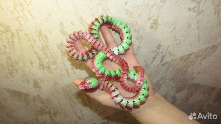 Подвижная игрушка змеика