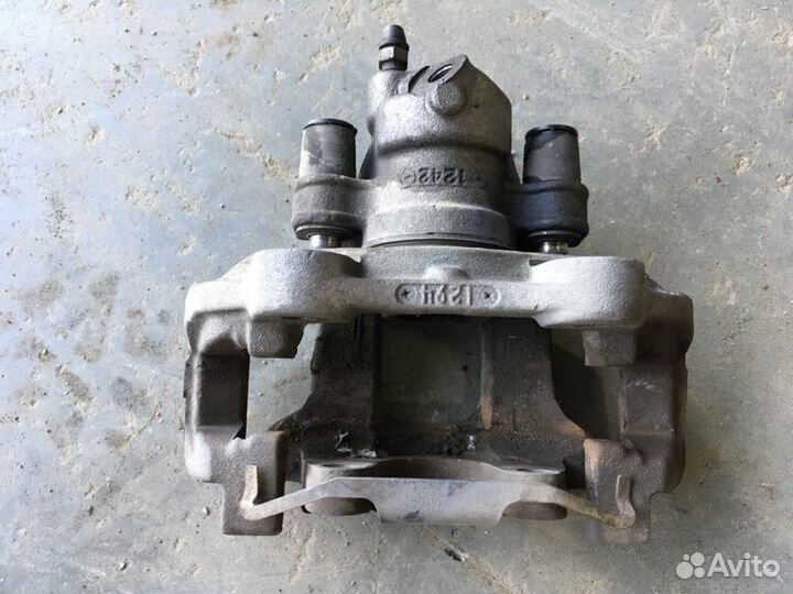 Суппорт задний левый Mercedes-Benz Gl-Class X164