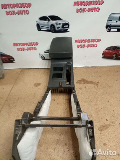 Центральный тоннель с подлокотником Lifan X60