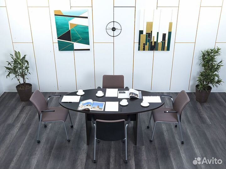 Стол для переговоров