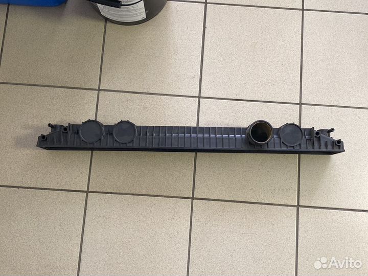 Бачок радиатора FLC behr A8705 правый