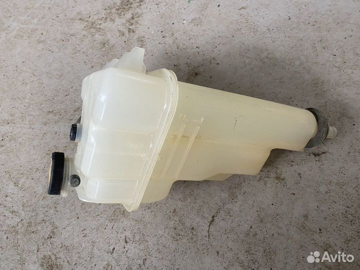 Бачок расширительный Toyota Hilux 8