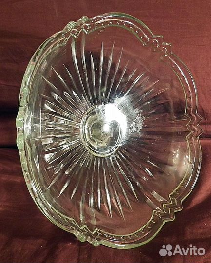 Ваза на ножке. Белое стекло. СССР. 1950-е годы