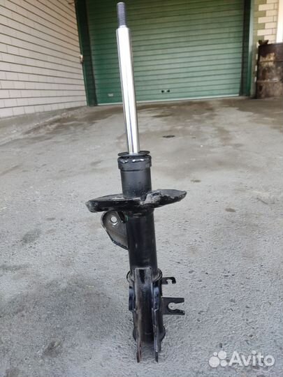 Стойка Опель Мокка передняя правая