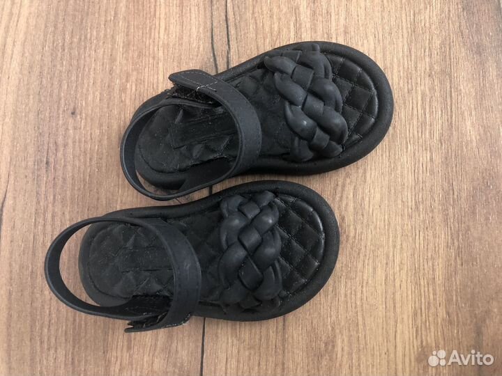 Кроссовки для девочки