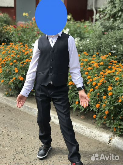 Школьный костюм