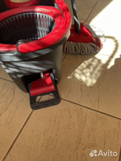Швабра с отжимом и ведро vileda