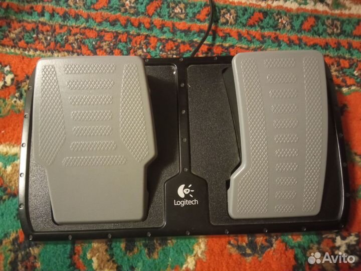 Игровой руль с педалями logitech