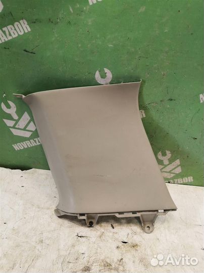 Обшивка стойки Тойота Хайлендер