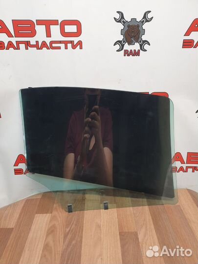 Стекло двери заднее левое Peugeot 408