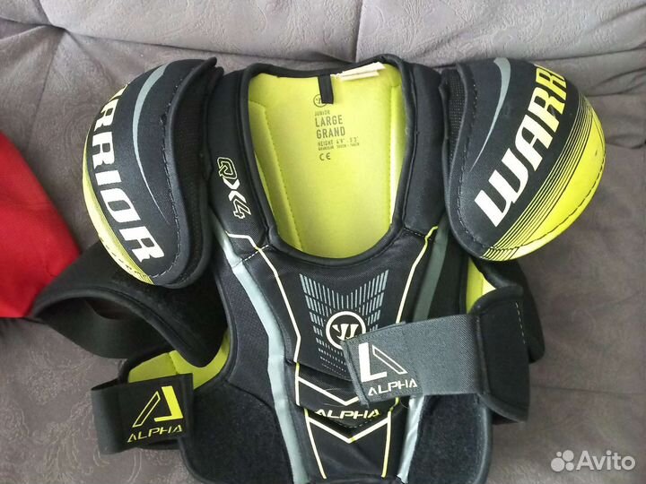 Нагрудник хоккейный