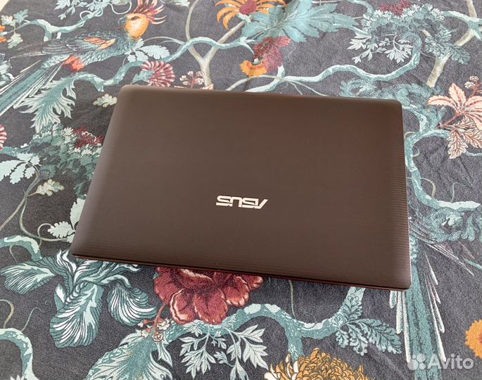 Asus Core i7 8x3.1GHz/8GB/Nvidia GT 520MX/ SSD+HDD