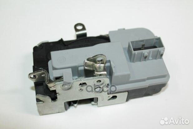 Замок передней двери 21900610501210 LADA