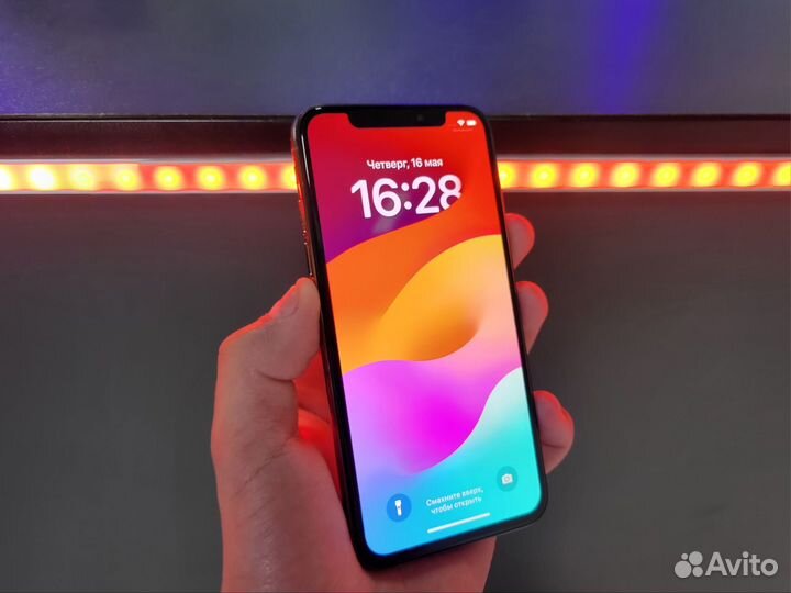 iPhone Xs, 64 ГБ