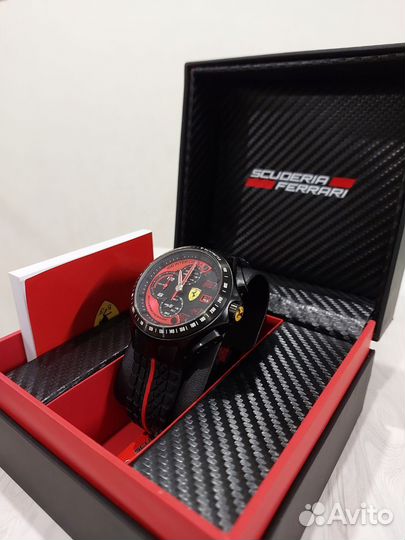 Часы scuderia ferrari