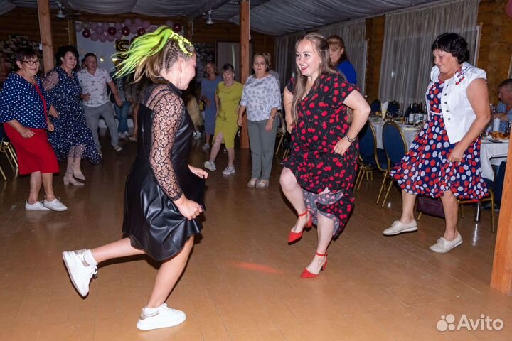 Ведущая, тамада