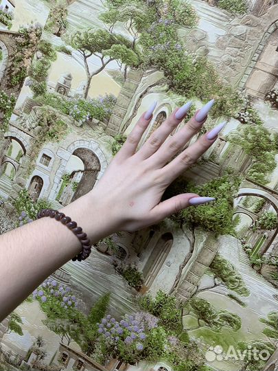 Модель на маникюр