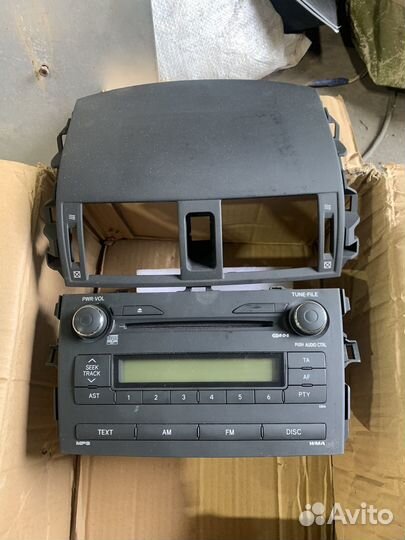 Штатная магнитола на toyota corolla 150