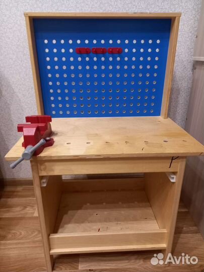 Стол с тисками под инструменты для мальчиков