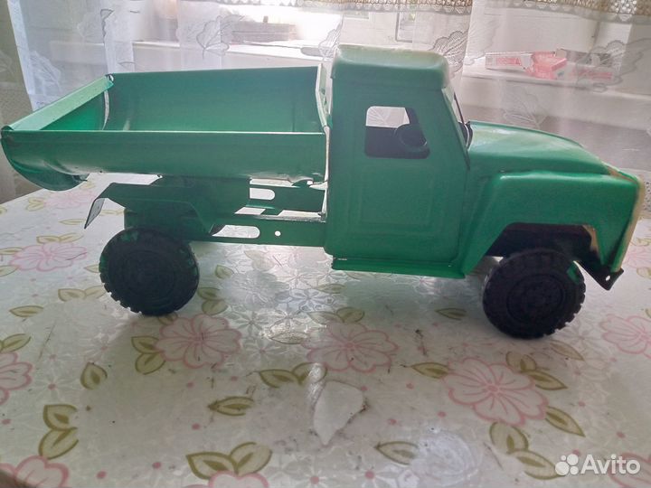 Игрушка:Машинка железная газ-52 СССР
