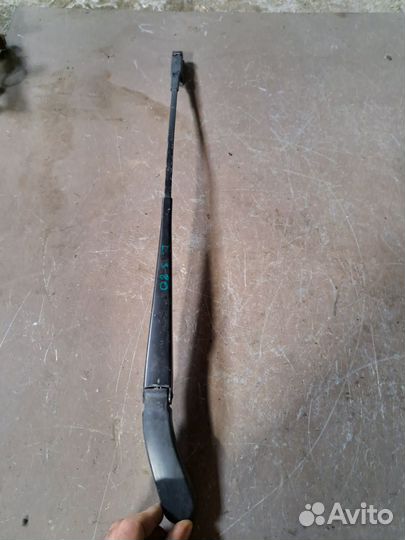 Поводок дворников левый Volvo S80