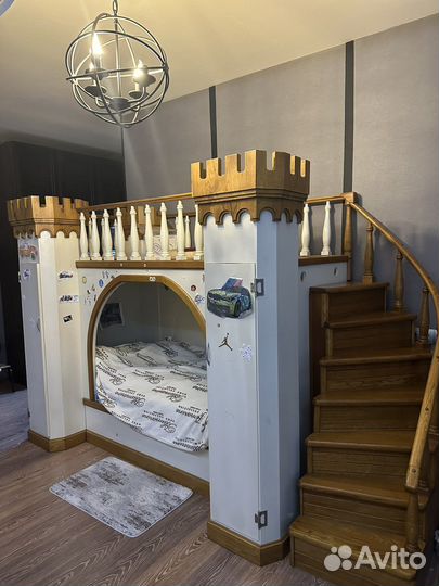 Детская кровать замок