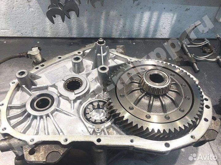 Коробка передач в разборе