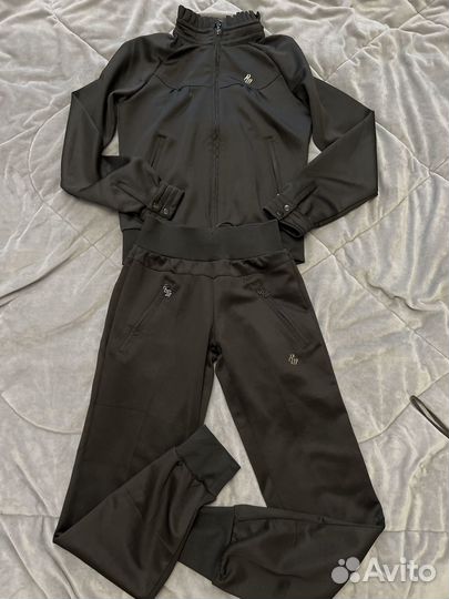 Костюм спортивный на девочку 9-10 лет