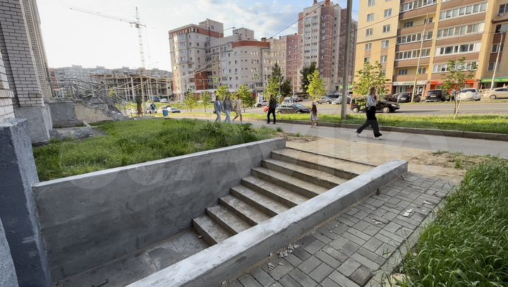 В радиусе 200м 4500 человек