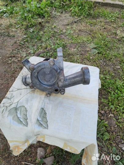 Помпа на Сааб 9000