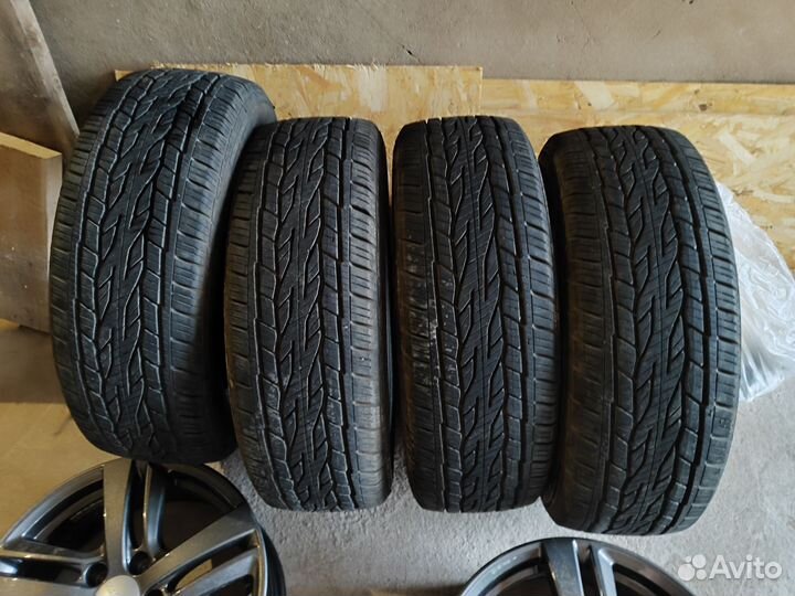 Continental ContiCrossContact LX2 215/60 R17
