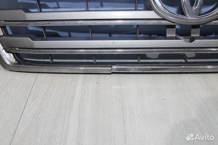 Решетка радитора Toyota LC 200 с 2007-2015