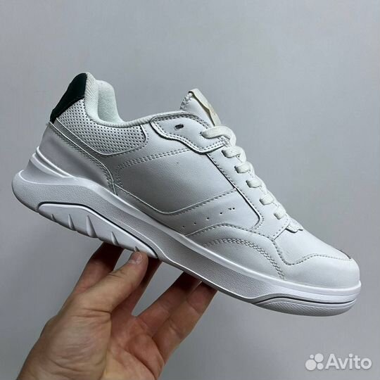 Мужские кроссовки Lacoste белые