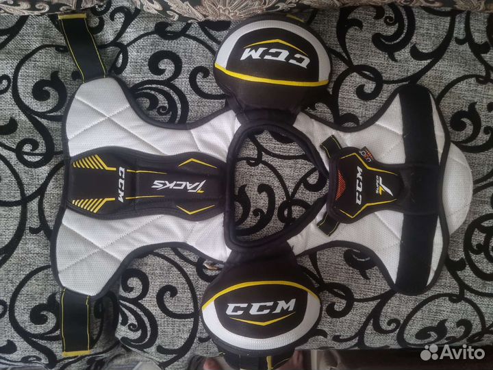 Нагрудник хоккейный ccm stm