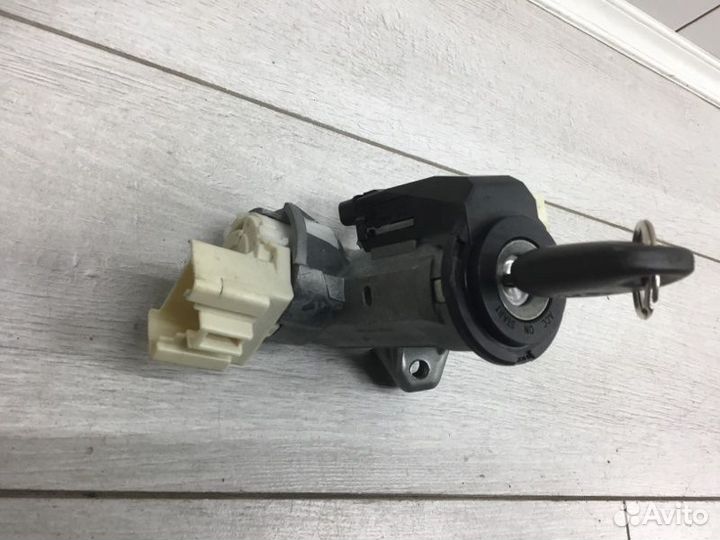 Замок зажигания Toyota Yaris хэтчбек 2SZ-FE 2007