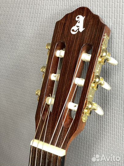 Гитара акустическая