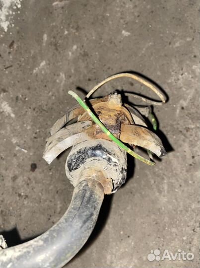 Топлевный насос Peugeot 405