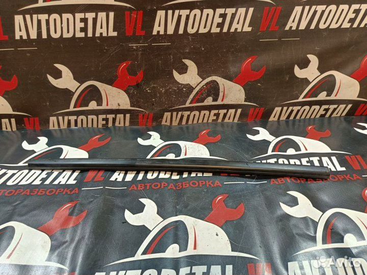 Бархотка стекла наружная задняя правая Honda Civic