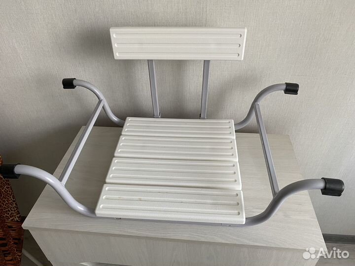 Сидение в ванную для купания