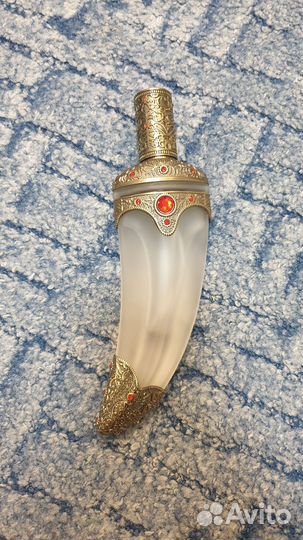 Флакон для духов в форме кинжала