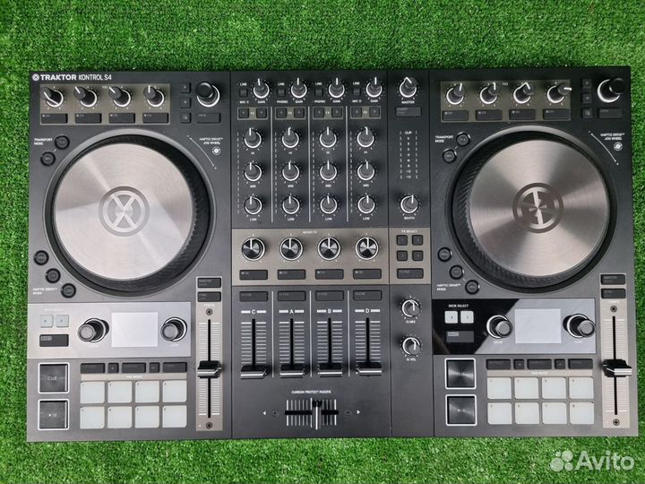 DJ-контроллер Native Instruments Traktor Kontrol S