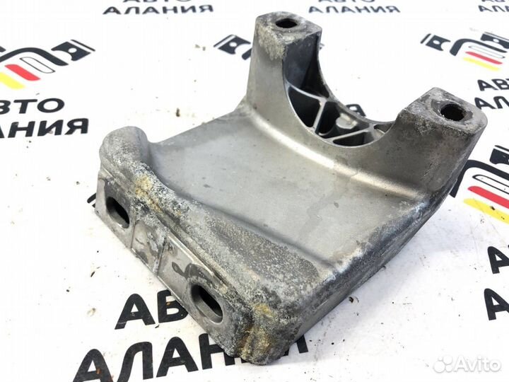 Кронштейн Bmw 6 E63 N62B48 2008