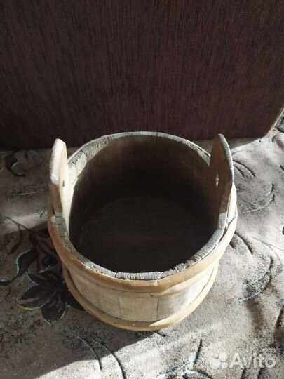 Деревянное ведро